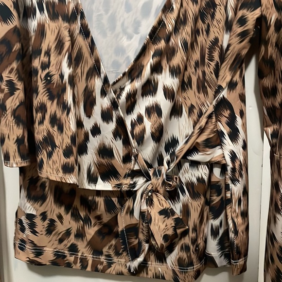 Bebé Cheetah Blouse Size L - Picture 2 of 4